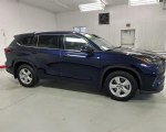 Image #1 of 2022 Toyota Highlander LE